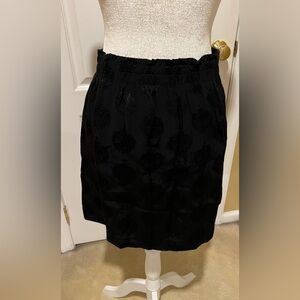 Ann Taylor loft black pull on skirt size small